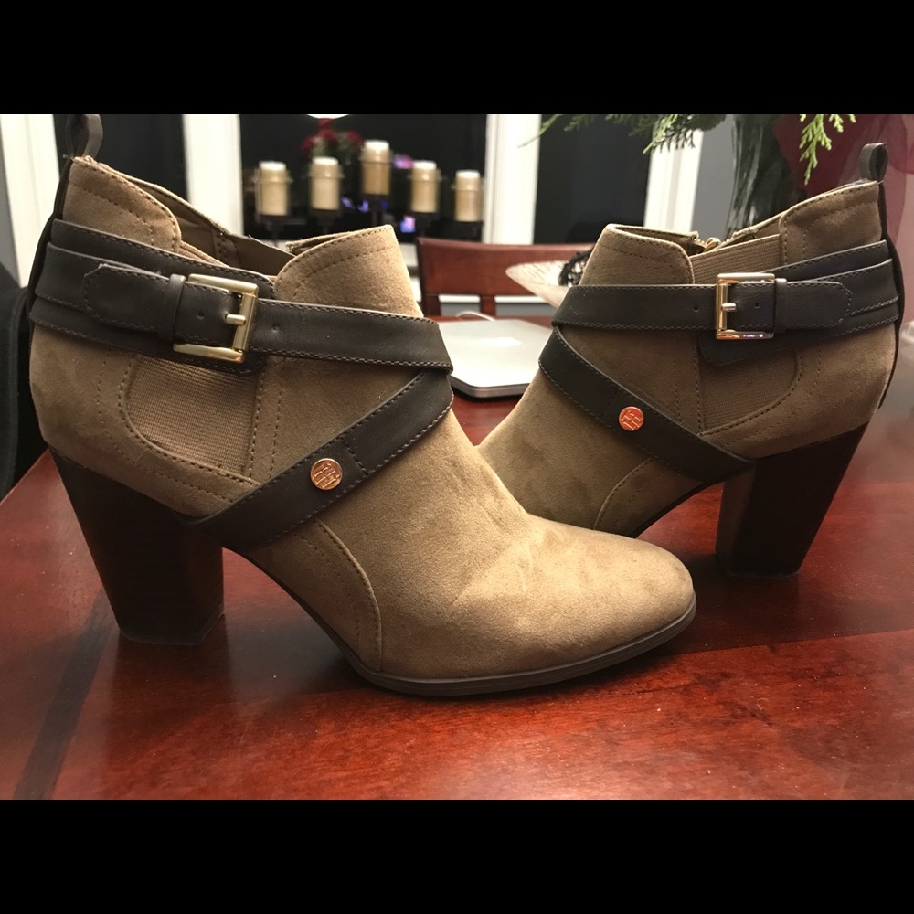 Tommy Hilfiger tan ankle boots.